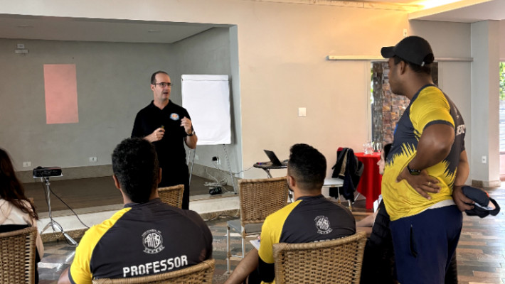 TREINAMENTO NATAÇÃO – PROFESSORES AABB