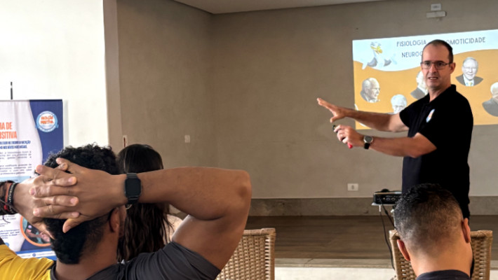 TREINAMENTO NATAÇÃO – PROFESSORES AABB