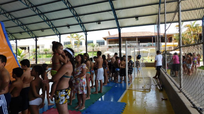 COLÔNIA DE FÉRIAS NA AABB