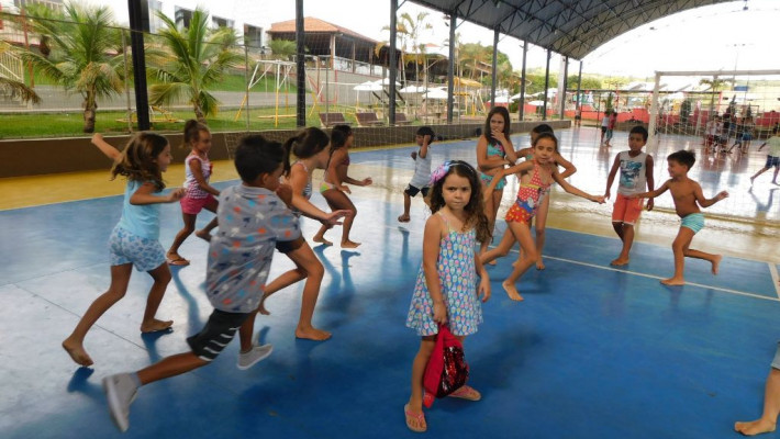 COLÔNIA DE FÉRIAS NA AABB