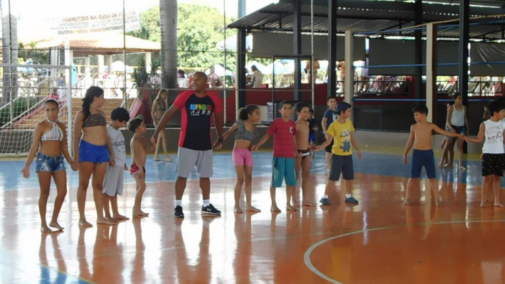 COLÔNIA DE FÉRIAS NA AABB