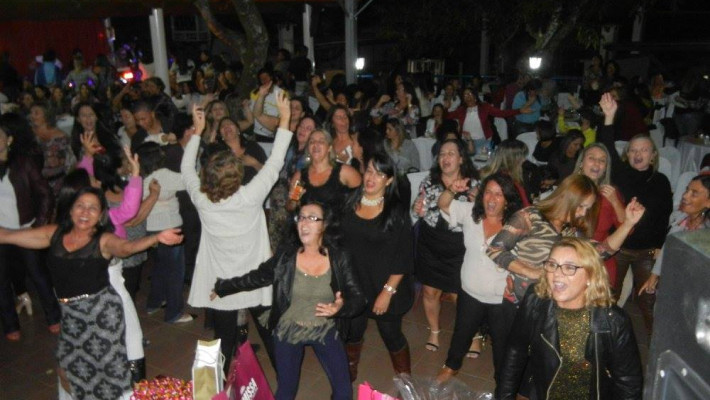 COMEMORAÇÃO DIA DAS MÃES