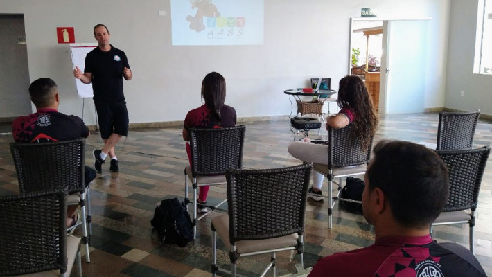 TREINAMENTO DE NATAÇÃO PARA PROFESSORES