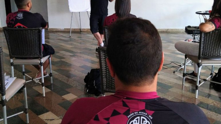 TREINAMENTO DE NATAÇÃO PARA PROFESSORES