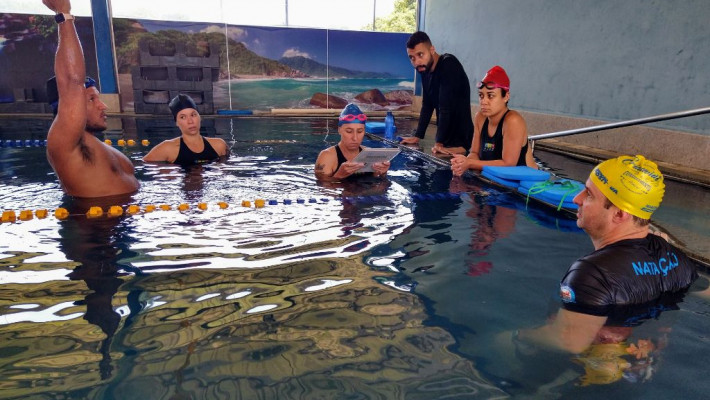 TREINAMENTO DE NATAÇÃO PARA PROFESSORES