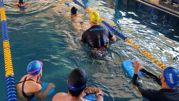TREINAMENTO DE NATAÇÃO PARA PROFESSORES