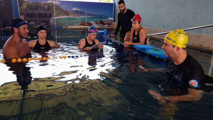 TREINAMENTO DE NATAÇÃO PARA PROFESSORES