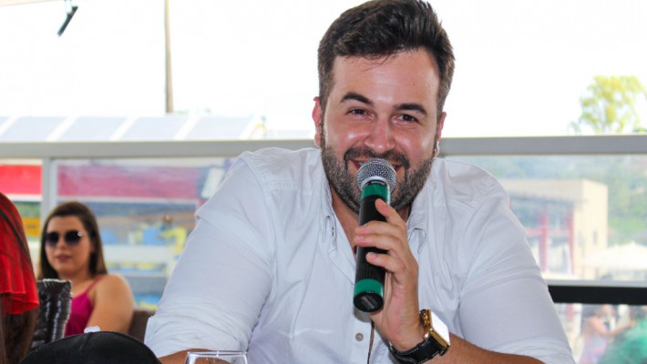 Karaokê Premiado abre Projeto Verão da AABB